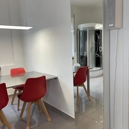 Apartment11 *